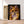 Première image de la peinture par numéro, Renard Lumière , dans un cadre en bois sur du parquet.