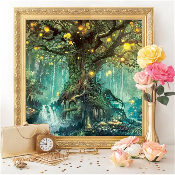 Diamantstickerei und Hauptbild des Diamond Painting namens Diamantstickerei - Magischer Baum nur auf Wall Factory