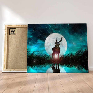 Première image de la peinture par numéro, Cerf et Pleine Lune , dans un cadre en bois sur du parquet.