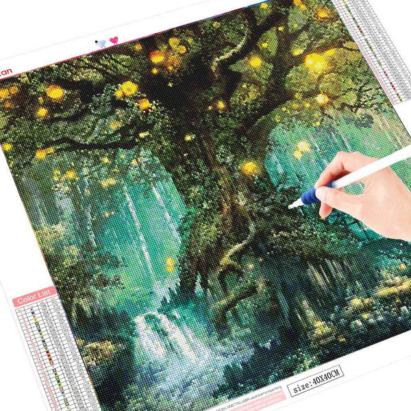 Images et détails de broderie diamant en image pour la peinture Broderie diamant - Arbre Magique, de la collection paysages et flores - Wall Factory