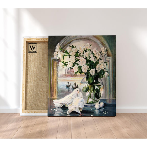 Première image de la peinture par numéro, Colombes et Roses Blanches , dans un cadre en bois sur du parquet.